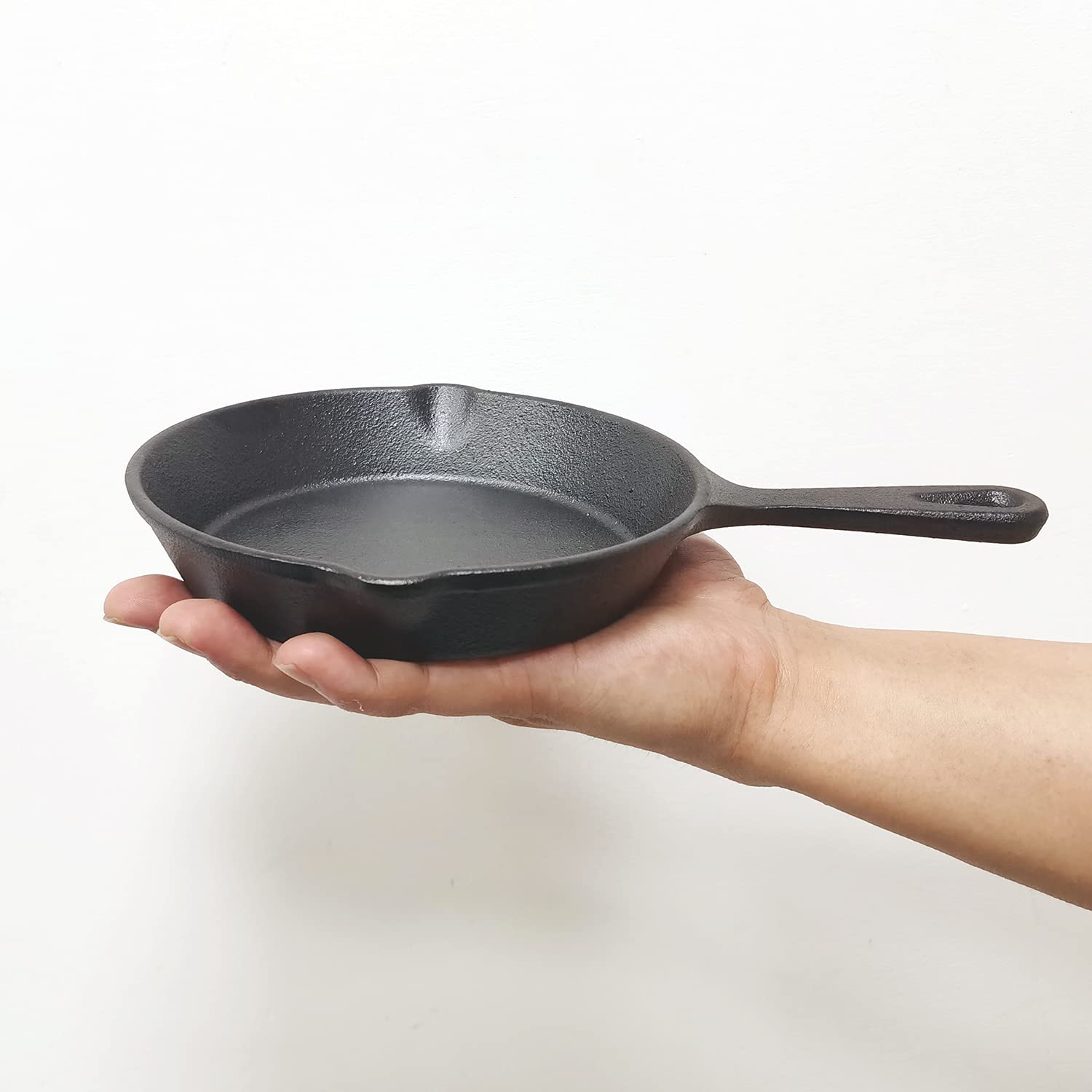 Cast Iron Frying Pan - Mini Skillet - Ø 16 cm - Egg Pan - Tapas Pan - BBQ - Camping - Serving Pan - Blini Pan - Pancake Pan - Saucepan - Melting Pan - Outdoor Cooking - Robust - Frying Pan - Kitchen Aid - Black - Cast Iron - 1 Piece Hauptbild