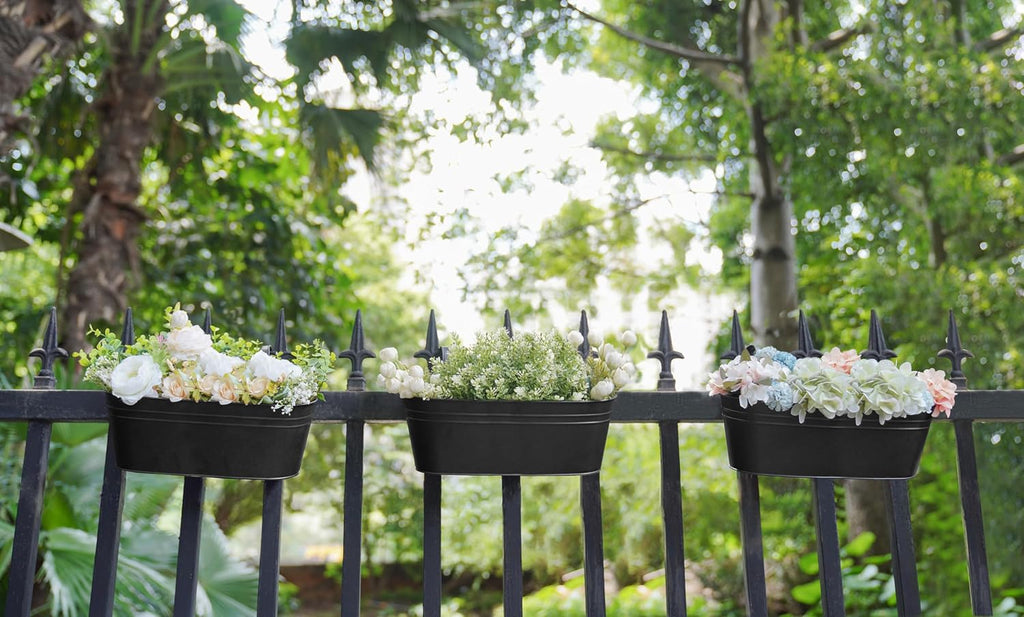 3 Pcs Metal Hanging Flower Pots for Railing Fence Outdoor Planter 15.7 Inch Hanging Bucket Pots Countryside Window Flower Plant Holder with Detachable Hooks for Garden Yard Home Decor,Black