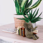 Elephant and Rabbit Statue Bookend Figurines Ornaments Resin Animal Figurines Decor for Home Decorations