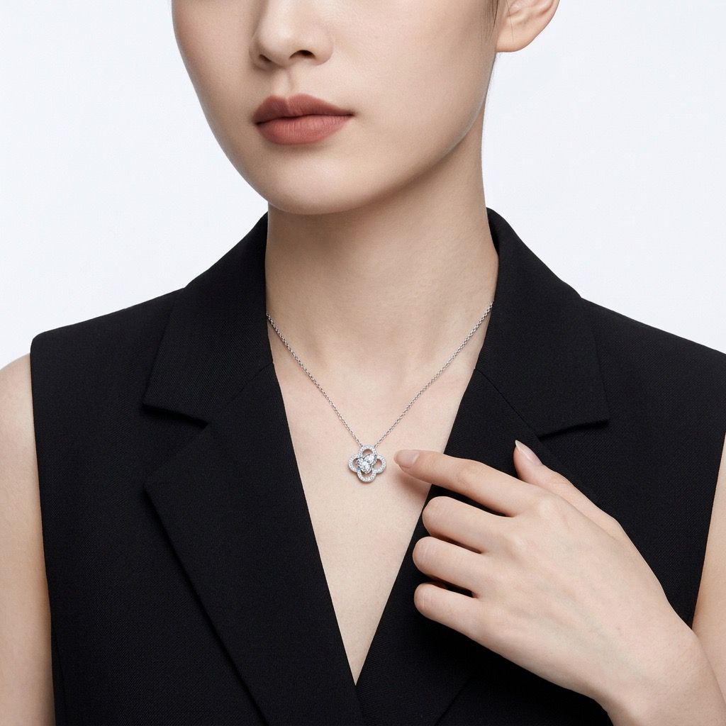 Elegant Moissanite Four-Leaf Clover Pendant Necklace with GRA Certificate – 925 Silver Plated, Hypoallergenic, Fade-Resistant, Lightweight Luxury Jewelry for Everyday Wear and Thoughtful Gift Giving (Moissanite, Premium S925)