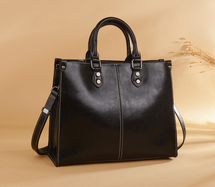 Black Elegant Leather Handbag - StylishTote with Adjustable Strap, Spacious and Durable Main image