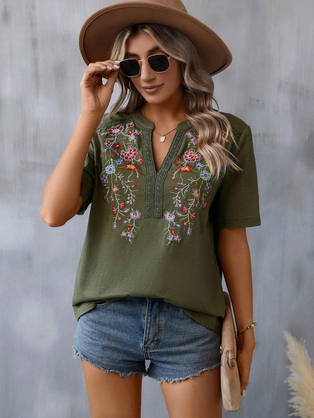 Fashion Flower Embroidered Lace-collared Short Sleeve Summer T-Shirt - Army Green / L - Womens Blouses & T-Shirts