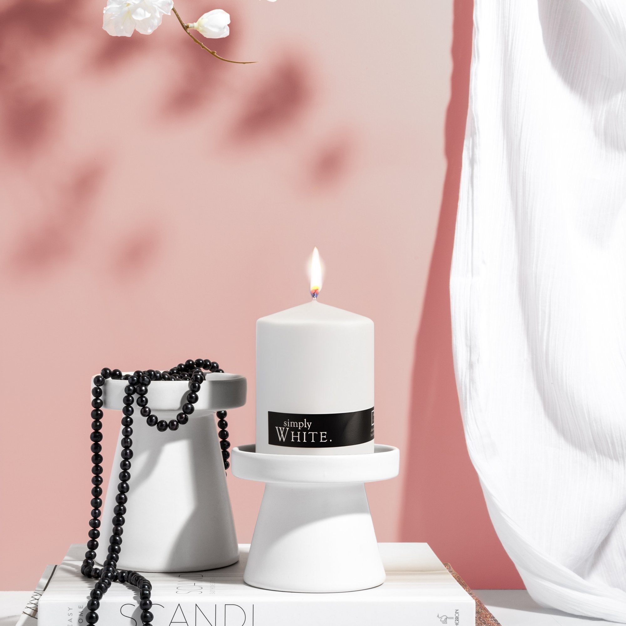 Fat White Pillar Candle Zweitbild